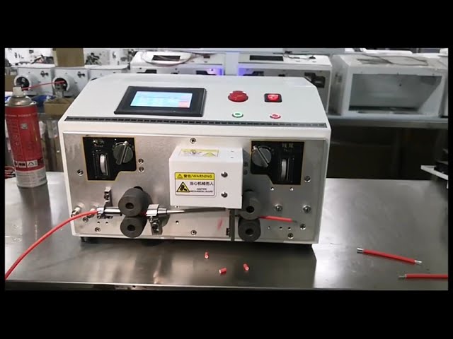 Automatisk Pneumatisk Flerkernet Kappe- og Kabelafisoleringsmaskine til Fabrik
