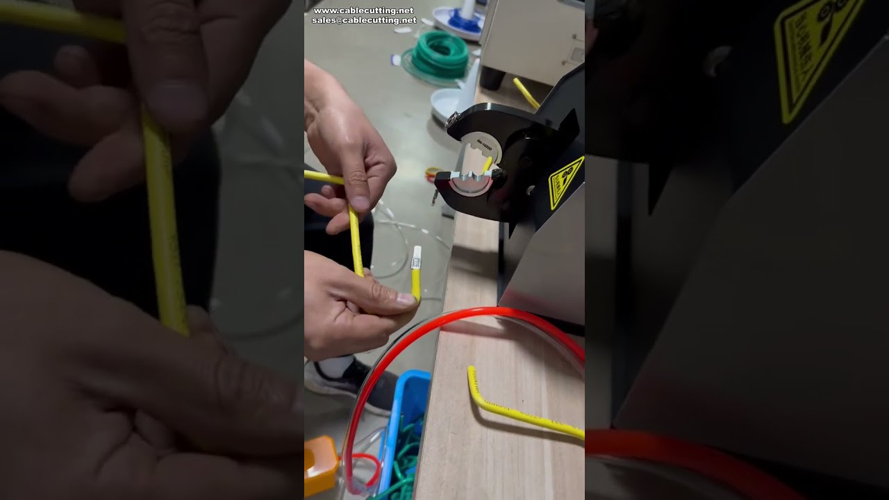 Kraftfuld pneumatisk crimpemaskine til terminaler op til 300 mm² | Fabriksautomation