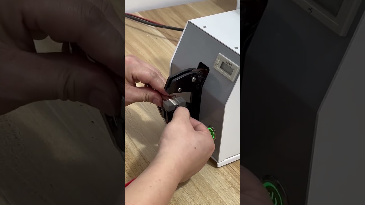 65EC Elektrisk Terminalcrimpmaskine til Krokodillenæb - Effektiv Fabriksautomatisering