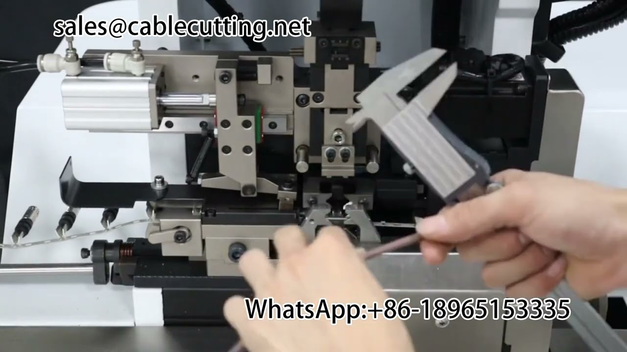 Fuld servo afisolerings- og bankemaskine | Automatisk kabelbehandling til bilindustrien