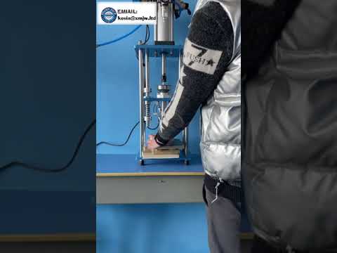 Halvautomatisk pneumatisk plast ekstruder til USB-ladekabel og strømafbryder - 40g vertikal model