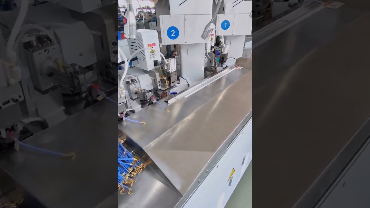 Effektiv presning af pseudo flag-terminaler | Integreret trådretning og skæring #maskine #trådretningskæremaskine #fabrik
