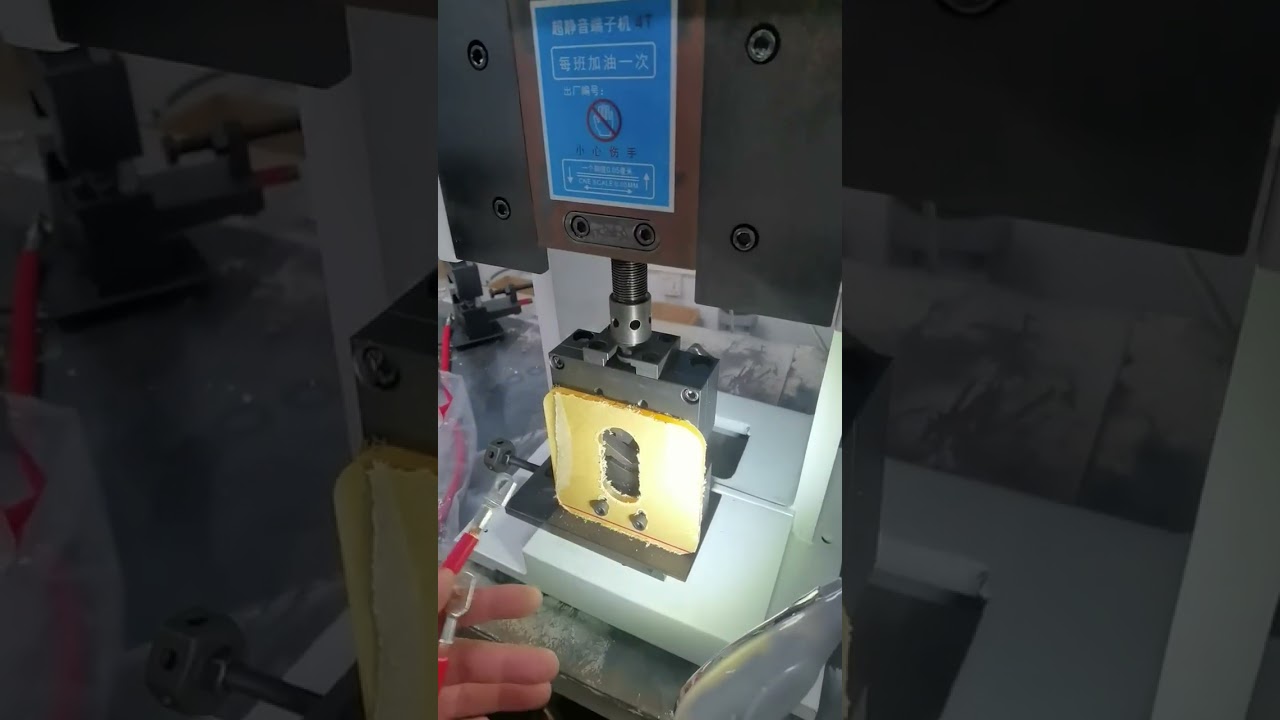 4T Terminalpresse med Sekskantet Form til Kobberøjer | Fabriksmaskine #fabrik #maskine