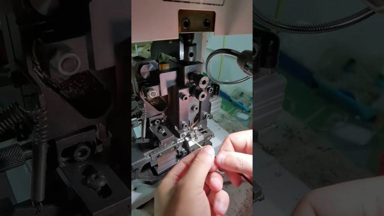 Horisontal Touch Screen Afisolerings- og Krympemaskine i drift - ægte optagelse #fabrik #maskine