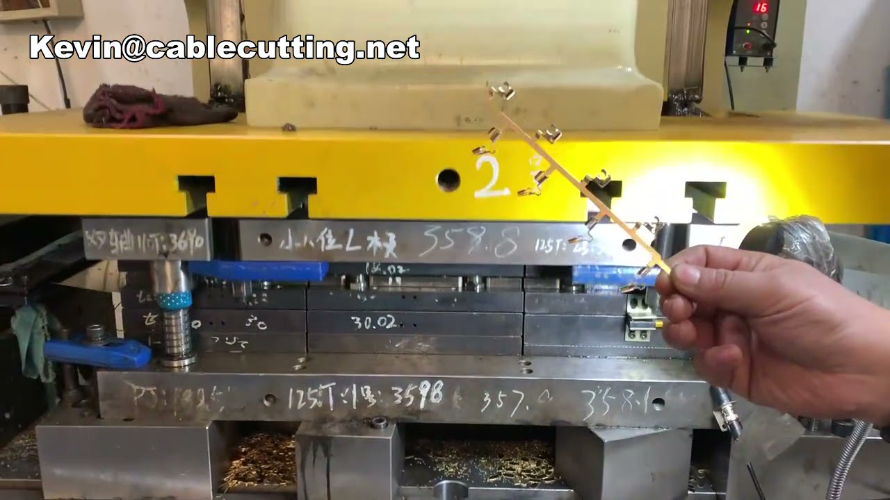 16A Solid & Hollow Stikindsats Krympemaskiner | 16A Stikindsats Produktionslinje | Europa Stikindsats Krympning