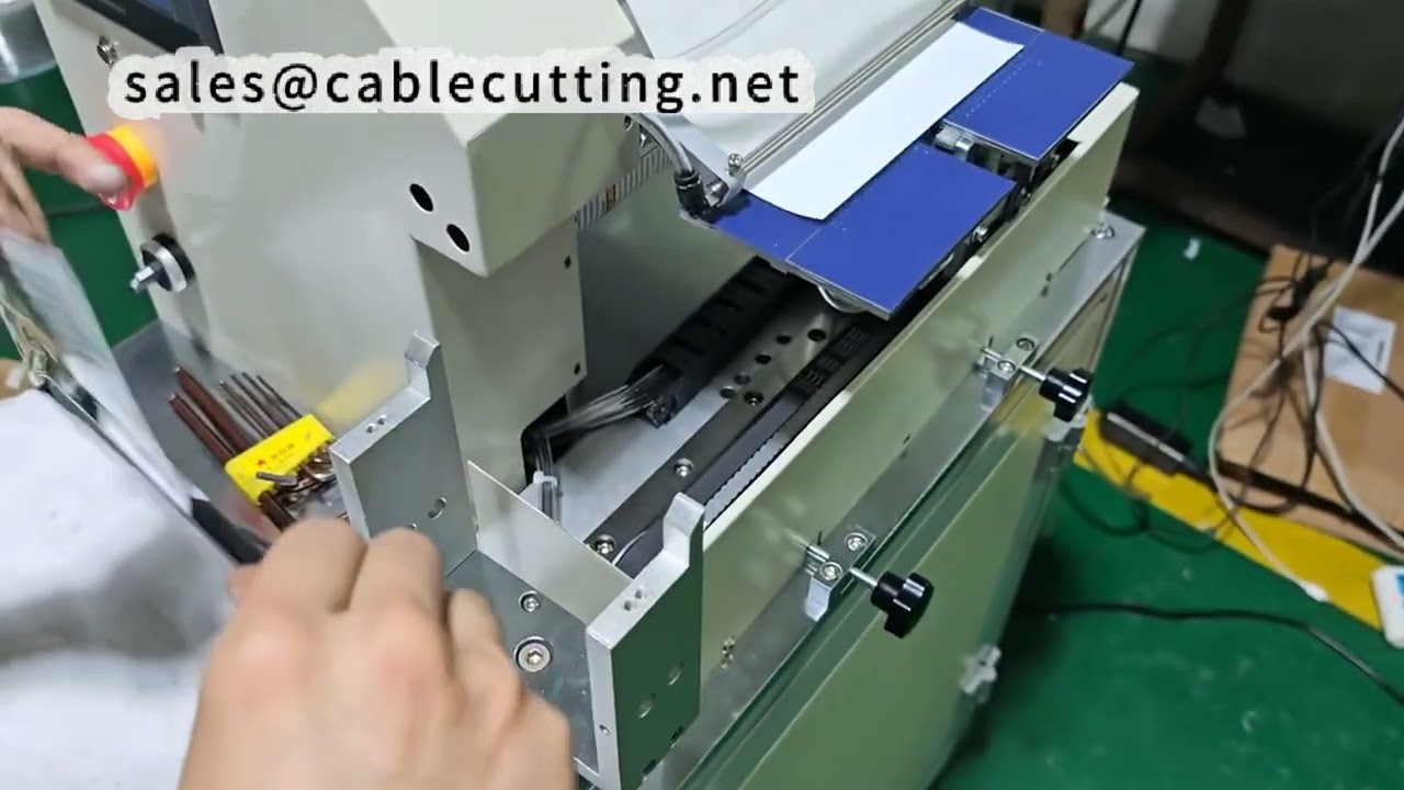 Fold-over mærkningsmaskine til ekstra store labels (200x100 mm) – automatisk og hurtig