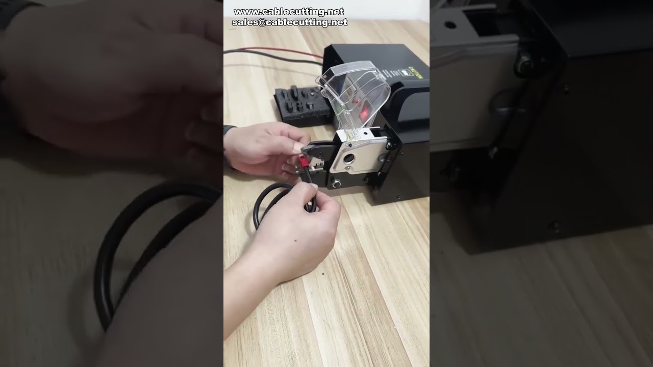 Elektrisk terminalkrimpmaskine RV8 – 4-terminal krimpning til effektiv produktion