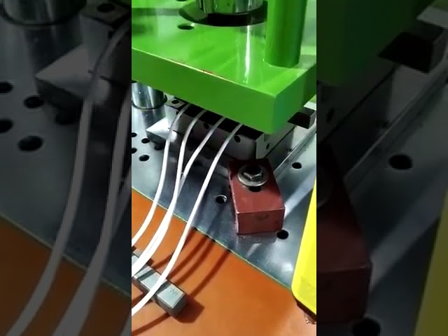 HDMI plastindsprøjtningsmaskine 250ST