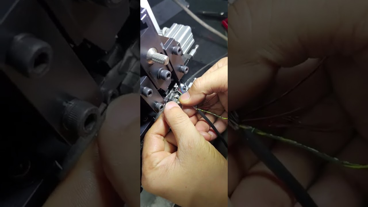 8mm Ledningsafisolering & Terminalmontering med Maskine | #maskine #kabelafisoleringsmaskine #fabrik #værktøj