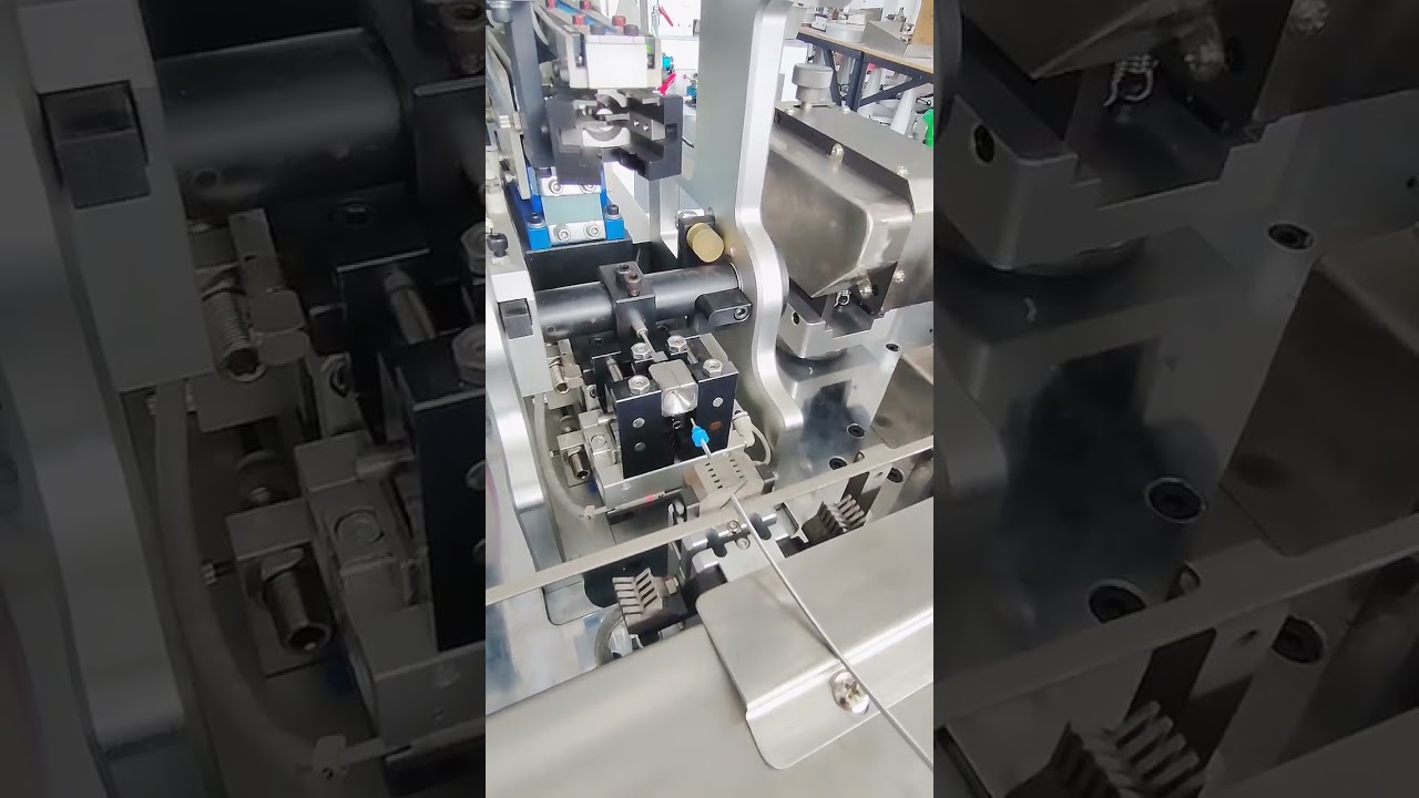 Fuldautomatisk maskine til vandtæt stikindsætning og terminalfortinning #fabrik #maskine #kobber