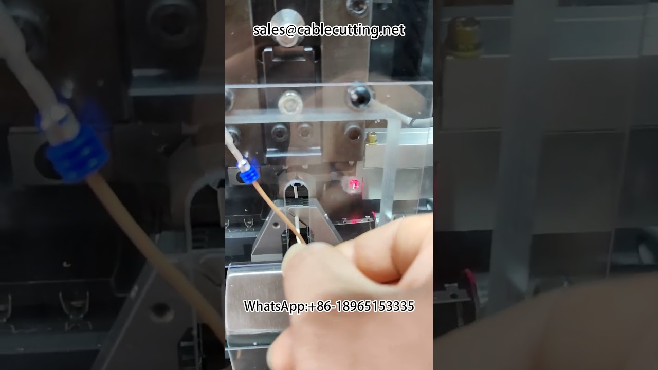 Automatisk gennemtrådning, afisolering og klemning af vandtætte spigots #harnessudstyr