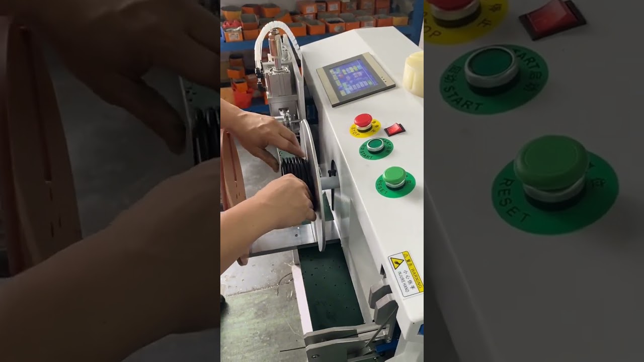 Fuldautomatisk maskine til måltælling, traversering, skæring, vikling og binding af tråd til store ruller