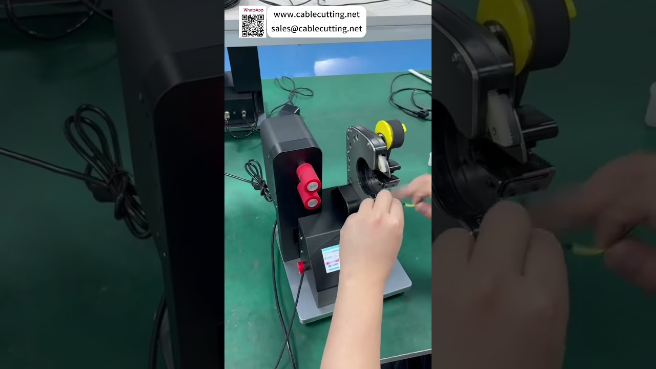 Automatisk trådfremføring og tapeindpakningsmaskine til sømløs produktion af fem meter lange snoede par - Kort version