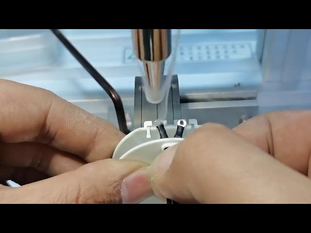 Halvautomatisk USB-datakabel fremstillingsmaskine - Lille loddeautomaten til USB-A, Micro-USB & Lightning