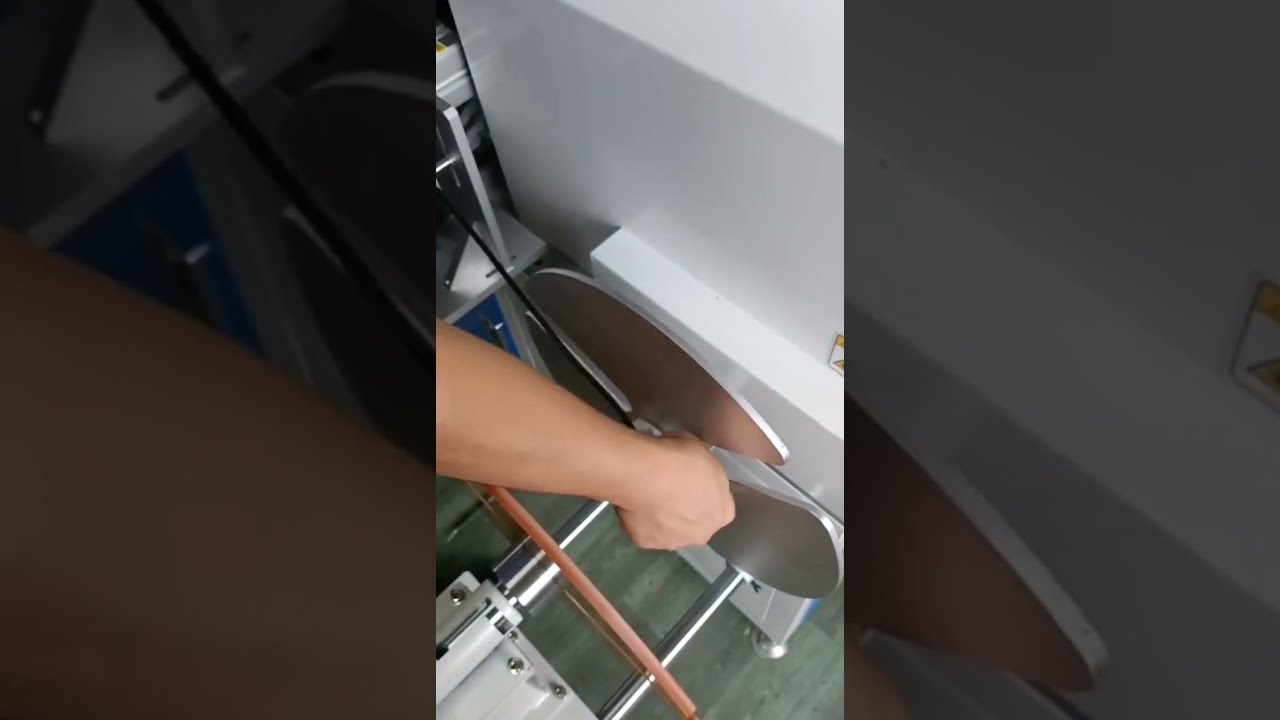 Automatisk maskine til måling, skæring, afisolering og vikling af ledninger og kabler #maskine #fabrik