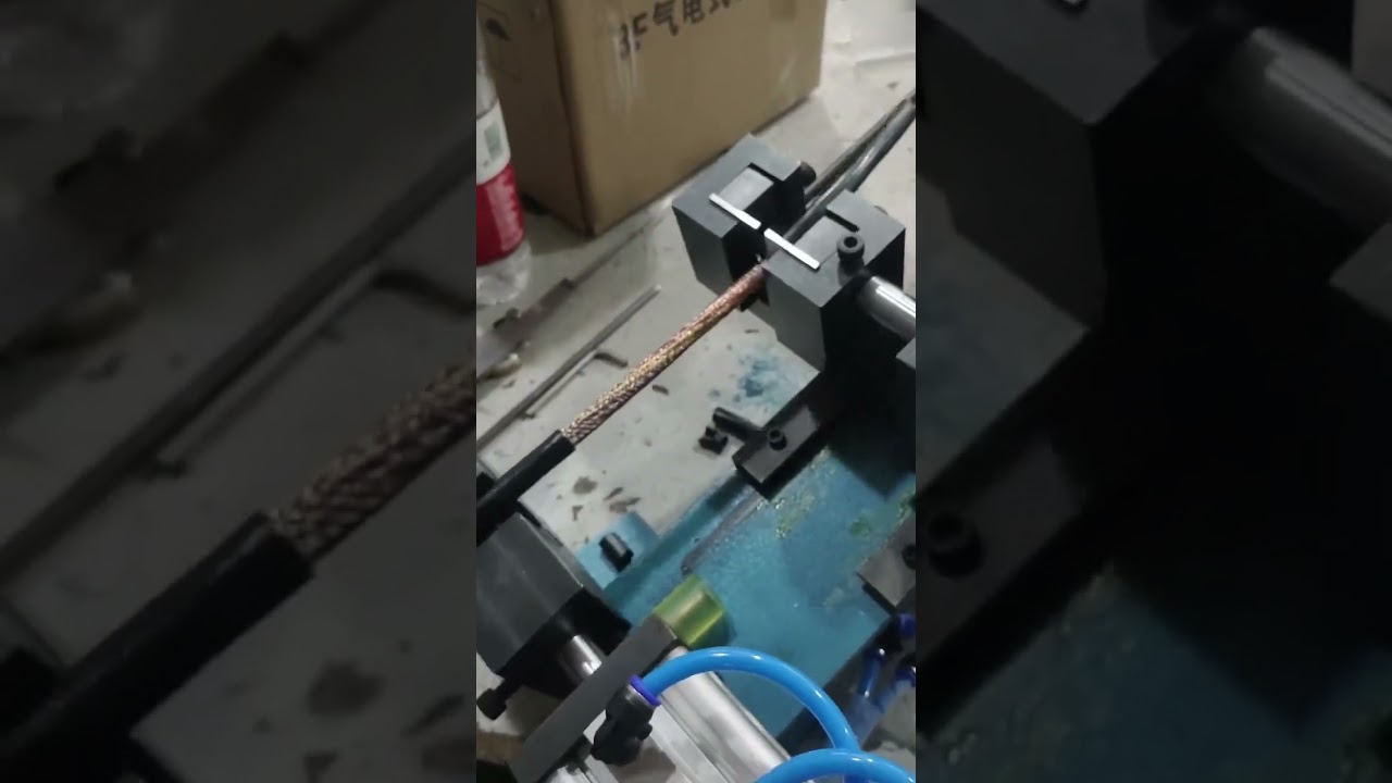 Afdækning af 7mm kabel – 25cm afisolering af ydre kappe #fabrik #maskine
