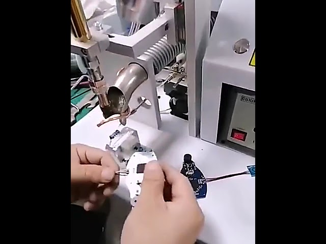 Automatisk loddesystem | Præcis PCB lodning & trådbearbejdning