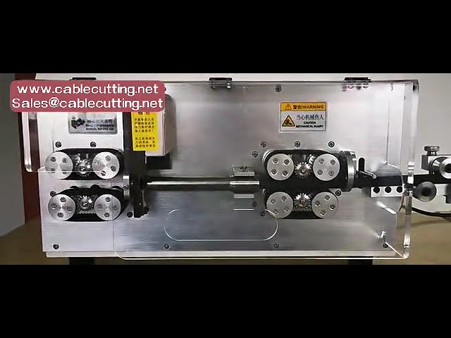 Højeffektiv maskine til skæring og afisolering af 70 mm² store firkantede kabler