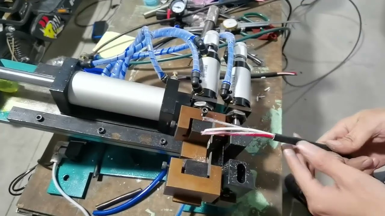 Pneumatisk og elektrisk afisoleringsmaskine – Effektiv kabelbehandling