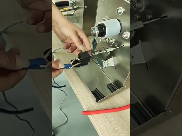 Automatisk kabelbindingsmaskine til gummibånd – effektiv samling af USB-kabler