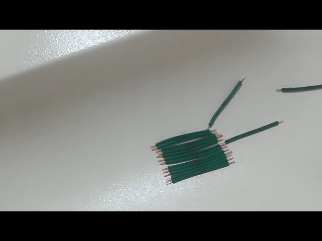 Fuldautomatisk maskine til termisk afisolering, skæring og snoning af flettet ledning - til USB-datakabelproduktion