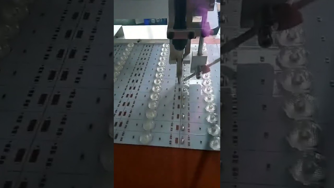 WPM-142: Automatisk lodde-maskine til LED-moduler