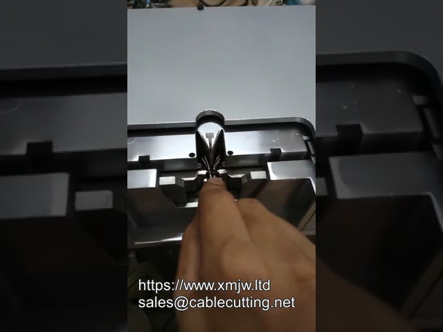 Automatisk kabelafisoleringsmaskine til fremstilling af HDMI-kabel