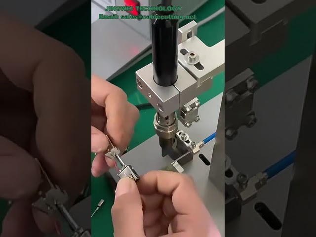 Halvautomatisk loddemaskine til USB-switch-stik og PCB - effektiv ledningssamling