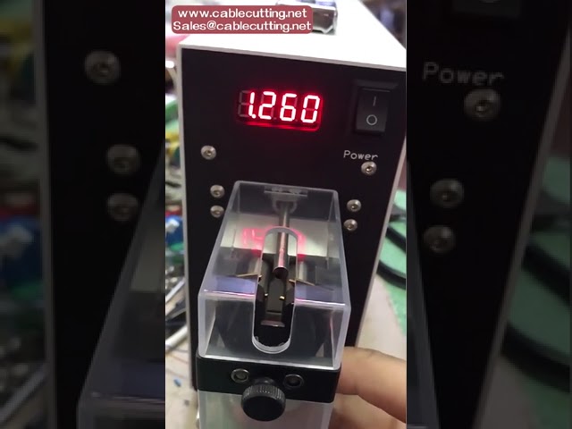 Automatisk elektrisk/pneumatisk wireafisoleringsmaskine – præcis afskalning og skæring 0,03-4mm