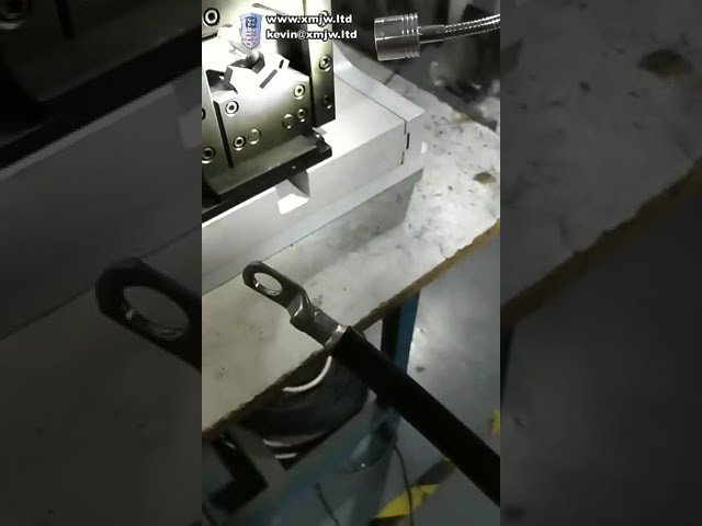Halvautomatisk terminalpresse til kabeløjer og endestykker - Vandret presse