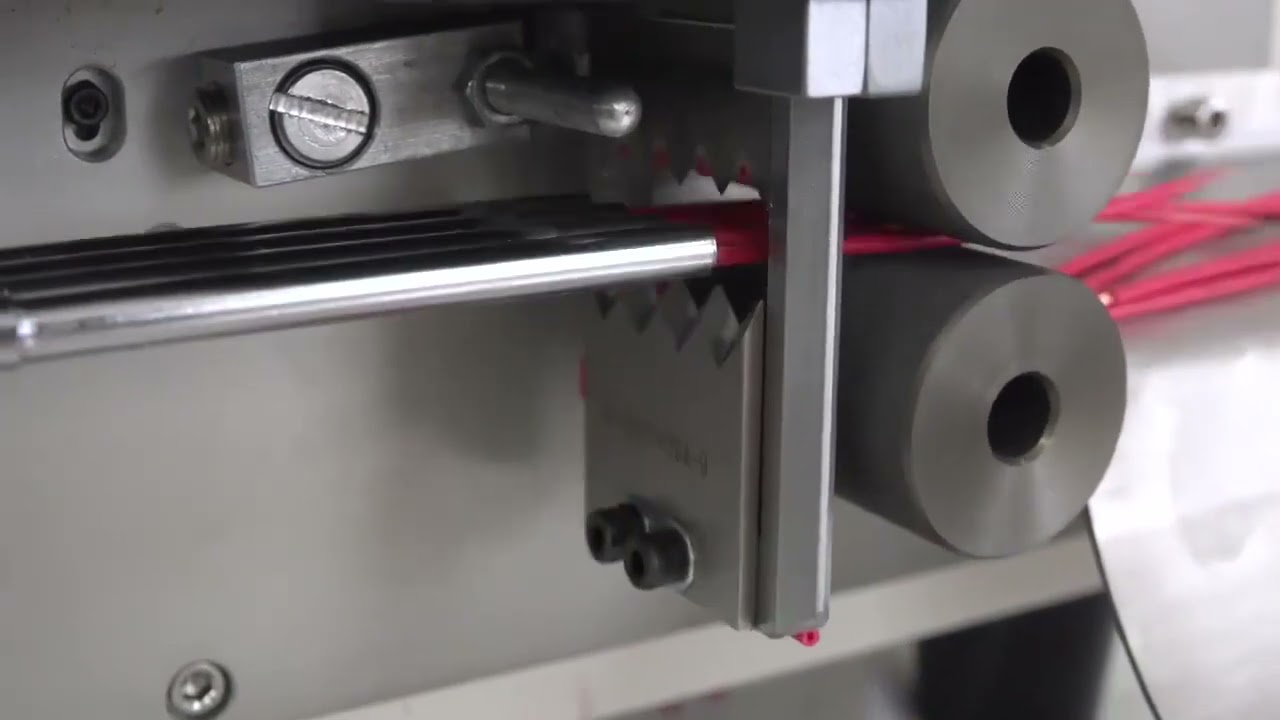 Automatisk 4-leder kabelafisolerings- og skæremaskine 806S med touchskærm - Elektrisk afisolering