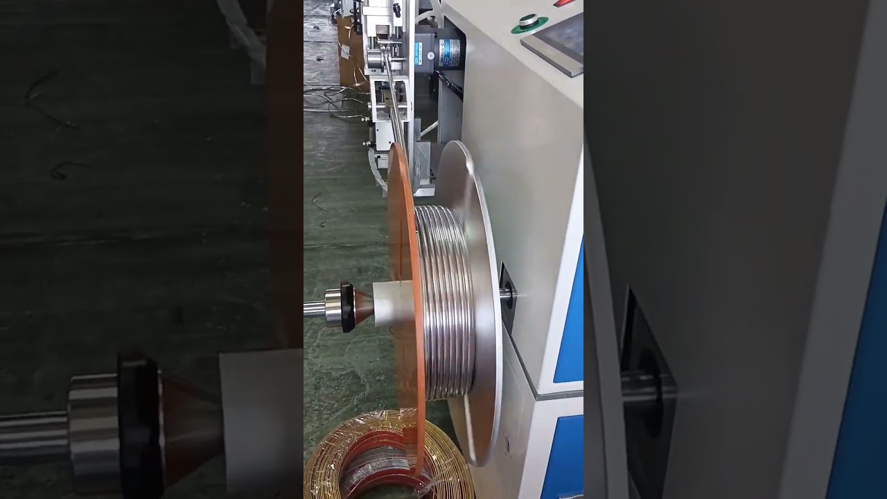 Automatisk optælling, sortering, skæring og opvikling af gummilister til bilindustrien – Fabriksmaskine