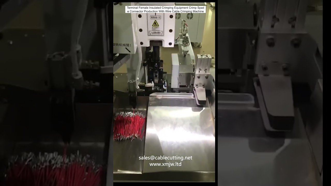 Produktion af isolerede hunspadekoblinger med automatisk krimpe maskine